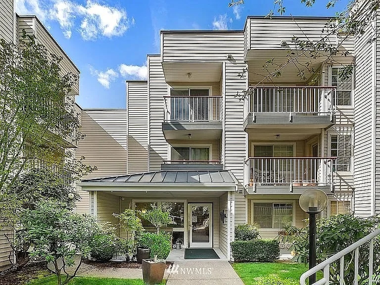 Building Photo - 132 NE 95th St