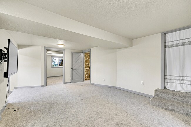 Building Photo - 11845 US Hwy 285