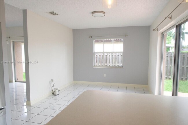 Building Photo - 921 NW 132nd Ave W