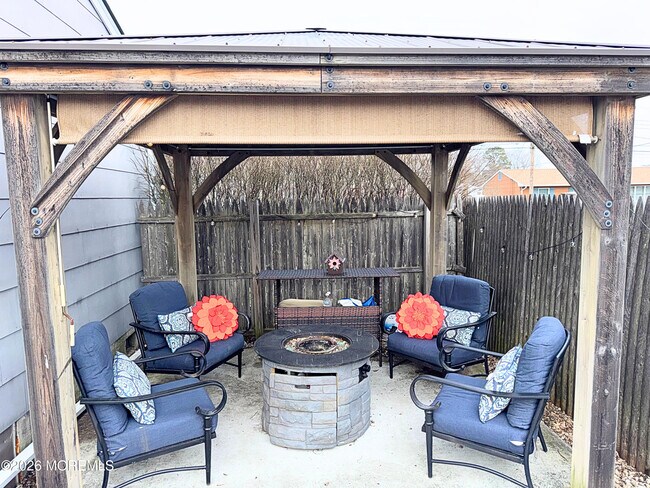 Building Photo - 524 Pennsylvania Ave