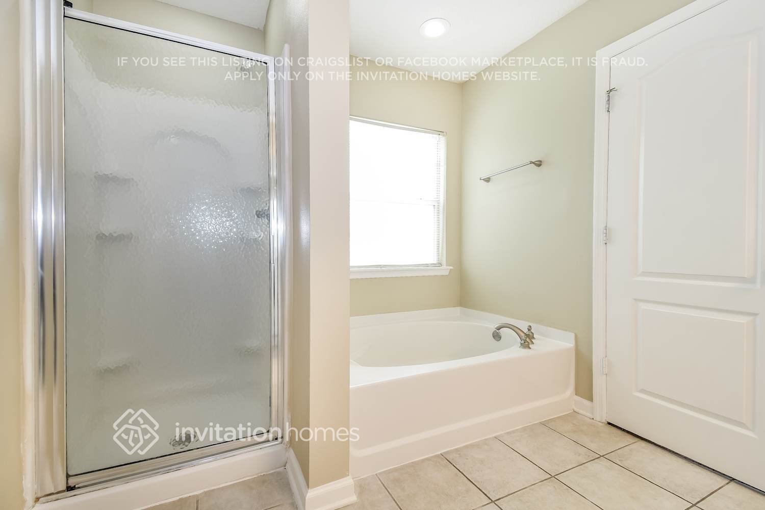 Building Photo - 12192 Pebble Point Dr W