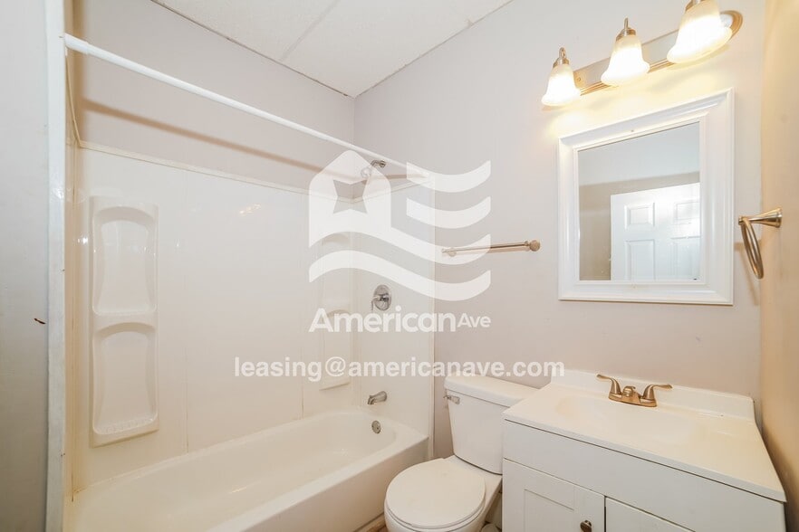 Building Photo - 1125 W McClure Ave