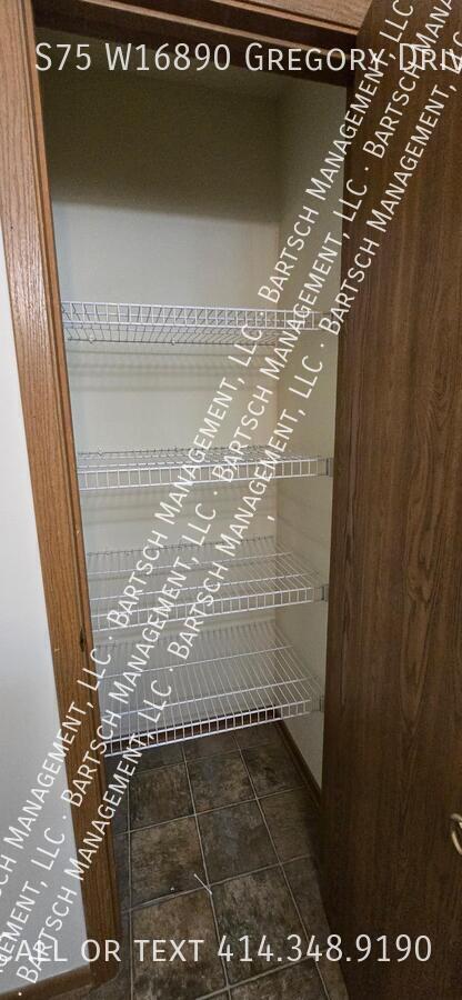 Building Photo - S75W16890-W16890 Gregory Dr