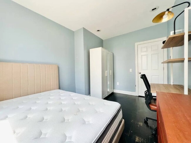 Building Photo - 78 Himrod St