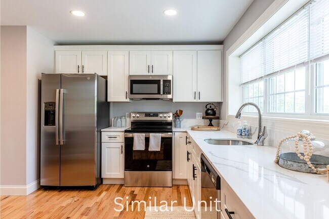 Building Photo - 123 Alexandra Dr