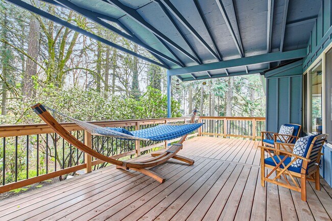 Building Photo - Single Family Home in West Linn with a Won...