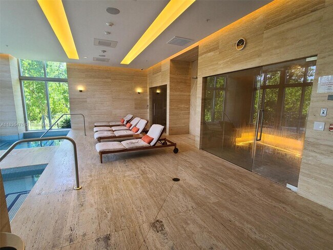 Building Photo - 16385 Biscayne Blvd