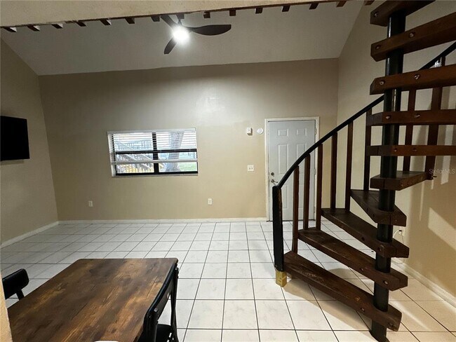 Building Photo - 2134 Bradford St