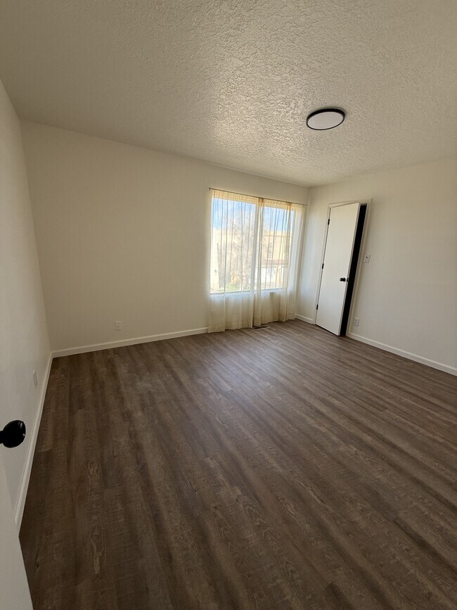 Building Photo - 5408 Jasons Way NE