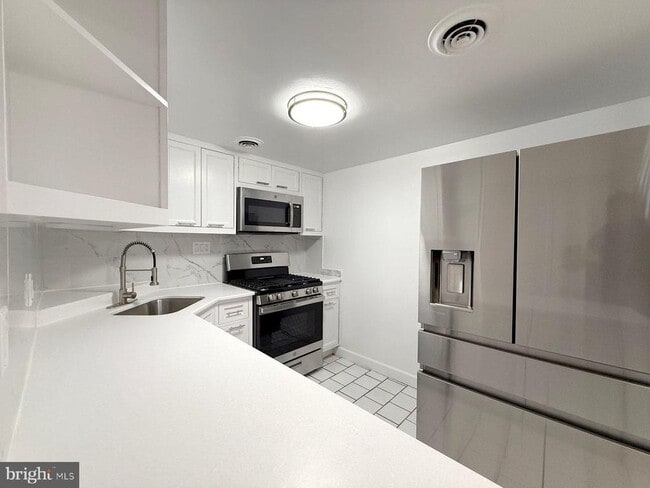 Building Photo - 606 Cooper Landing Rd