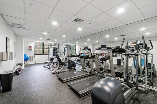 Building Photo - 4600 S Ocean Blvd