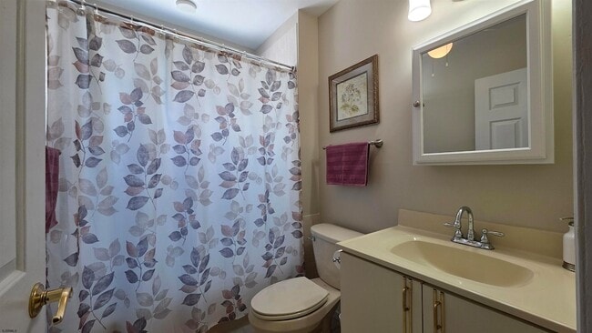 Building Photo - 34 N Montgomery Ave