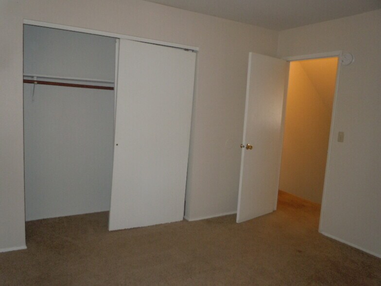Building Photo - 119 Wolf Ave