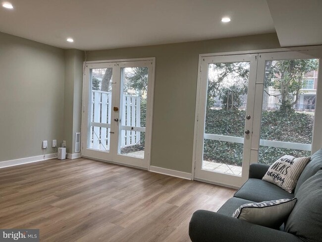 Building Photo - 620 3rd St SW