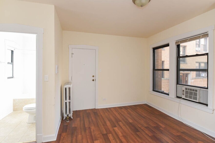 Building Photo - 2617.5 N Spaulding Ave