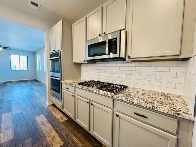 Building Photo - $0 DEPOSIT OPTION. INVITING 3 BED HOME IN EASTPOINT PARK, NORTH COMMERCE CITY