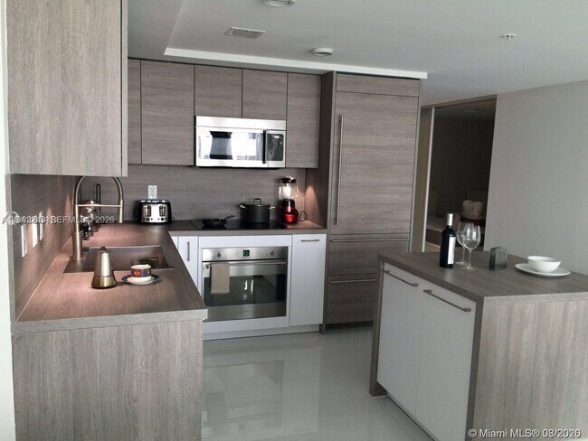 Building Photo - 400 Sunny Isles Blvd