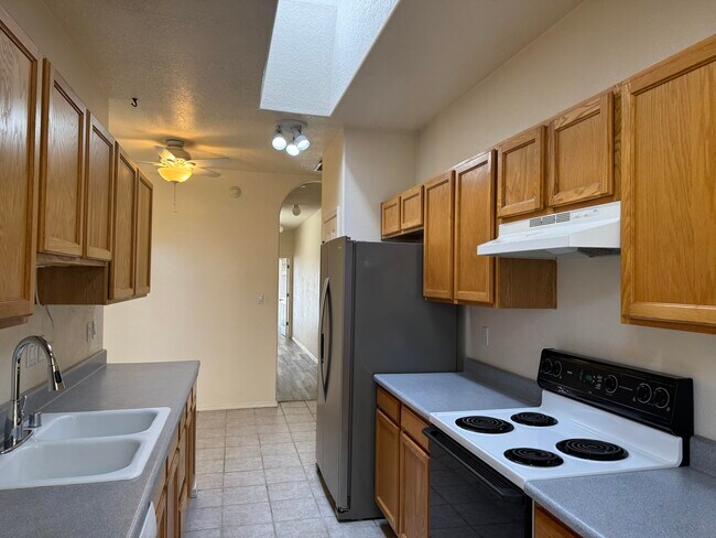 Building Photo - 9704 Lagrima De Oro Rd NE