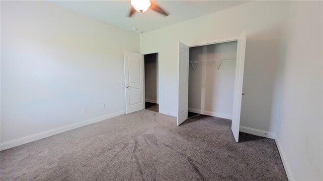 Building Photo - 6055 Creekside View Ln