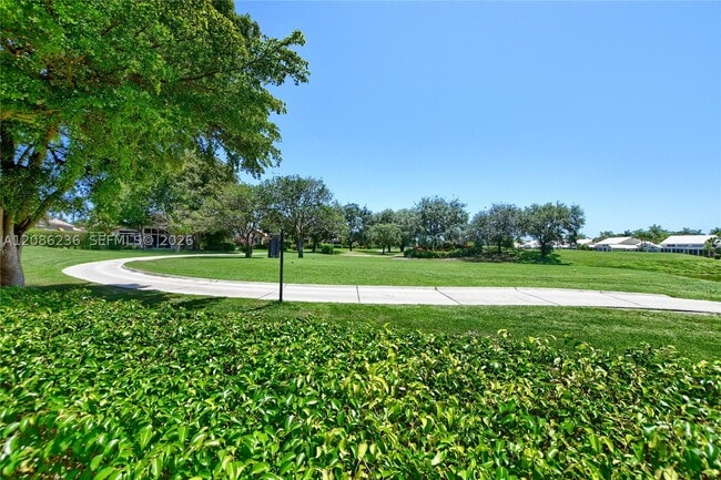 Building Photo - 11622 Creekside Dr