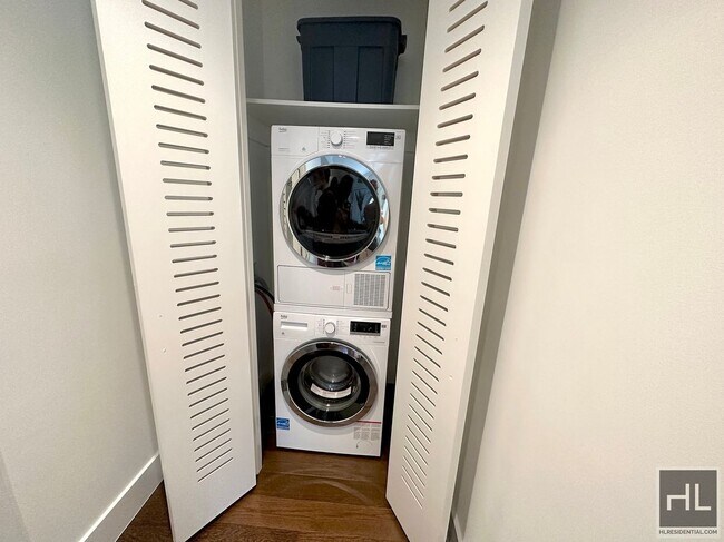 Building Photo - East 44th Street