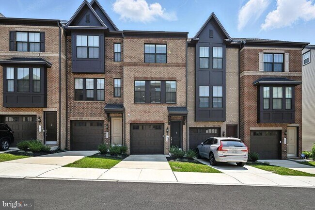 Building Photo - 7233 Mountaineer Dr