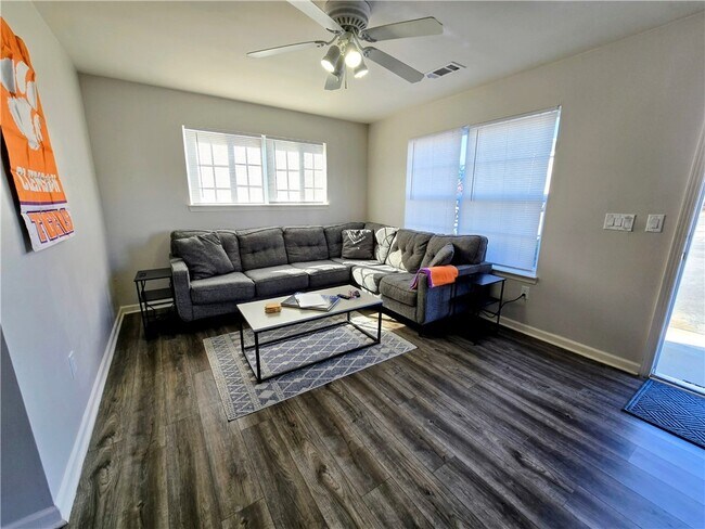 Building Photo - 220 Campus Dr