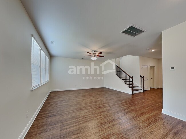 Building Photo - 112 Pullen Dr