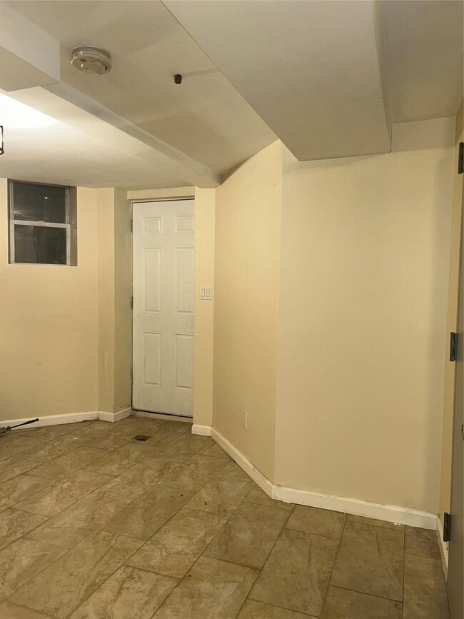 Building Photo - 347 Martense St