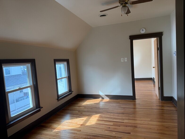 Living Room - 114 Oak St