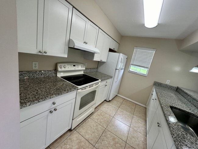 Building Photo - 202 N Grannis Ave