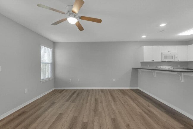 Building Photo - 2255 Whitman Ln