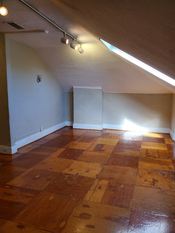 Building Photo - 65 Smith Pl