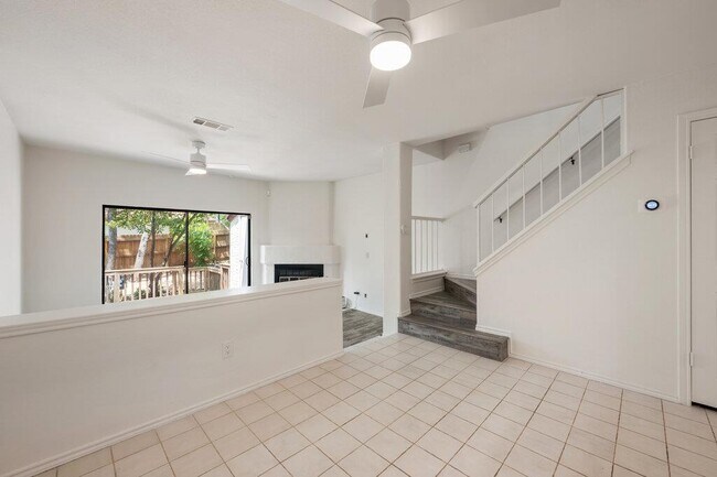 Building Photo - 4306 Bonnell Vista Cove