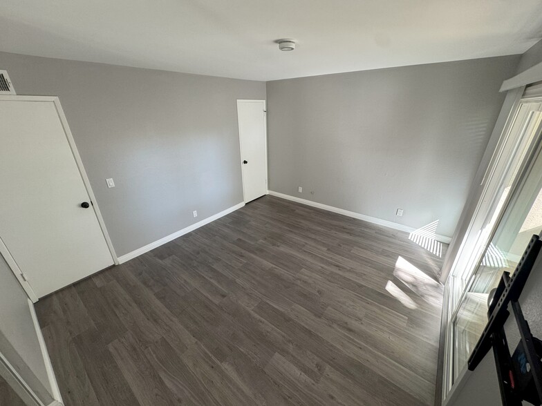 Building Photo - 1879 Pomar Way