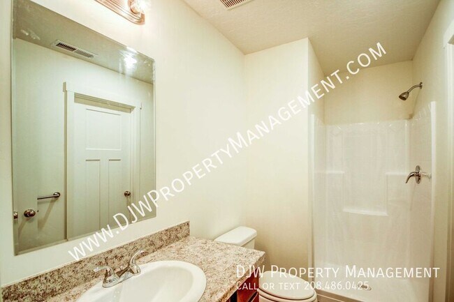 Building Photo - 3715 N Centrepoint Way
