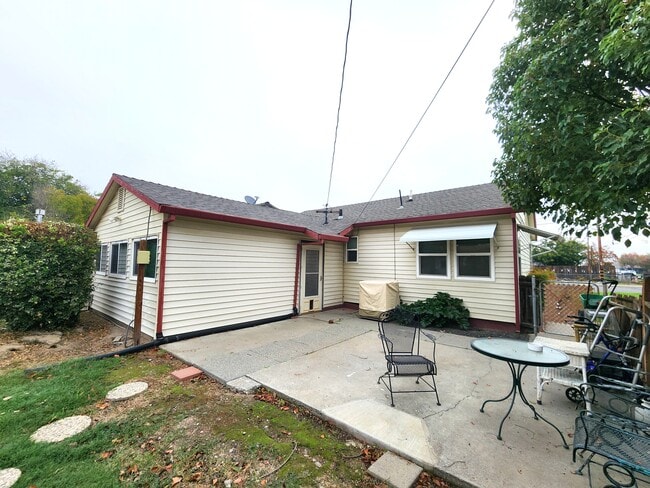 Building Photo - 1130 East St