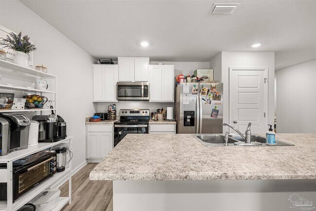 Building Photo - 5843 Belmont Stakes Rd