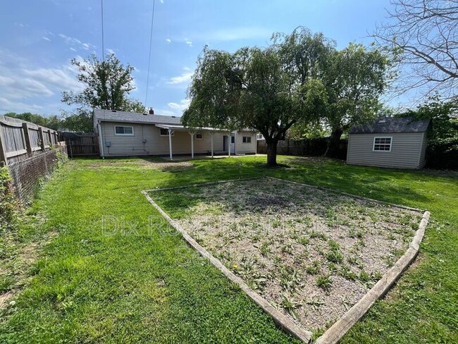 Building Photo - 52 Van Buren Dr