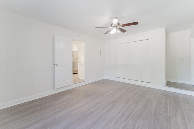 Building Photo - 302 NE 36th St