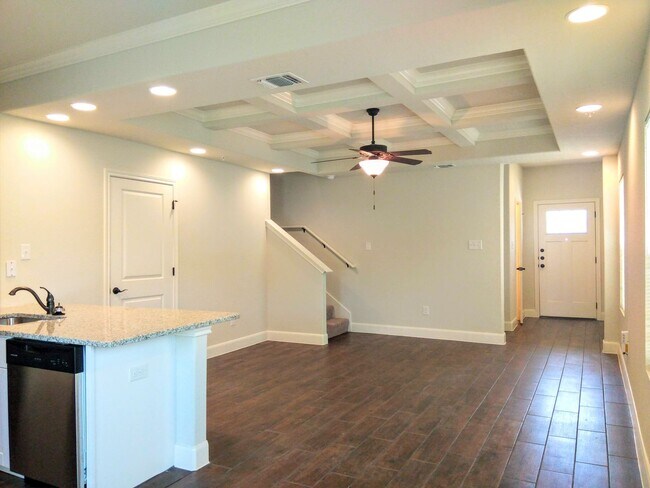 Building Photo - **APPLICATION RECEIVED** 3BR / 2.5BA Home | Fenced Backyard, Garage & Stainless Appliances!