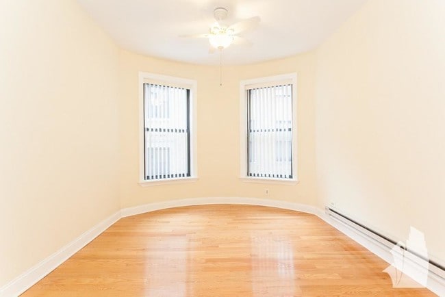 Primary Photo - 1220 N Dearborn St