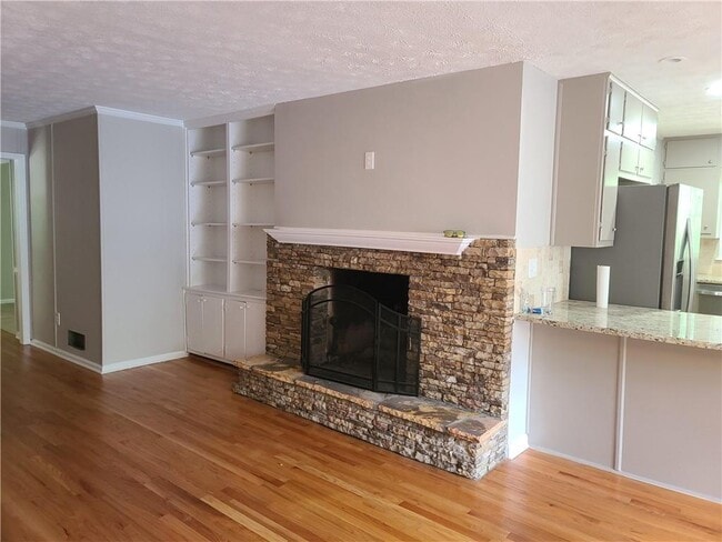 Building Photo - 2520 Riverglenn Cir