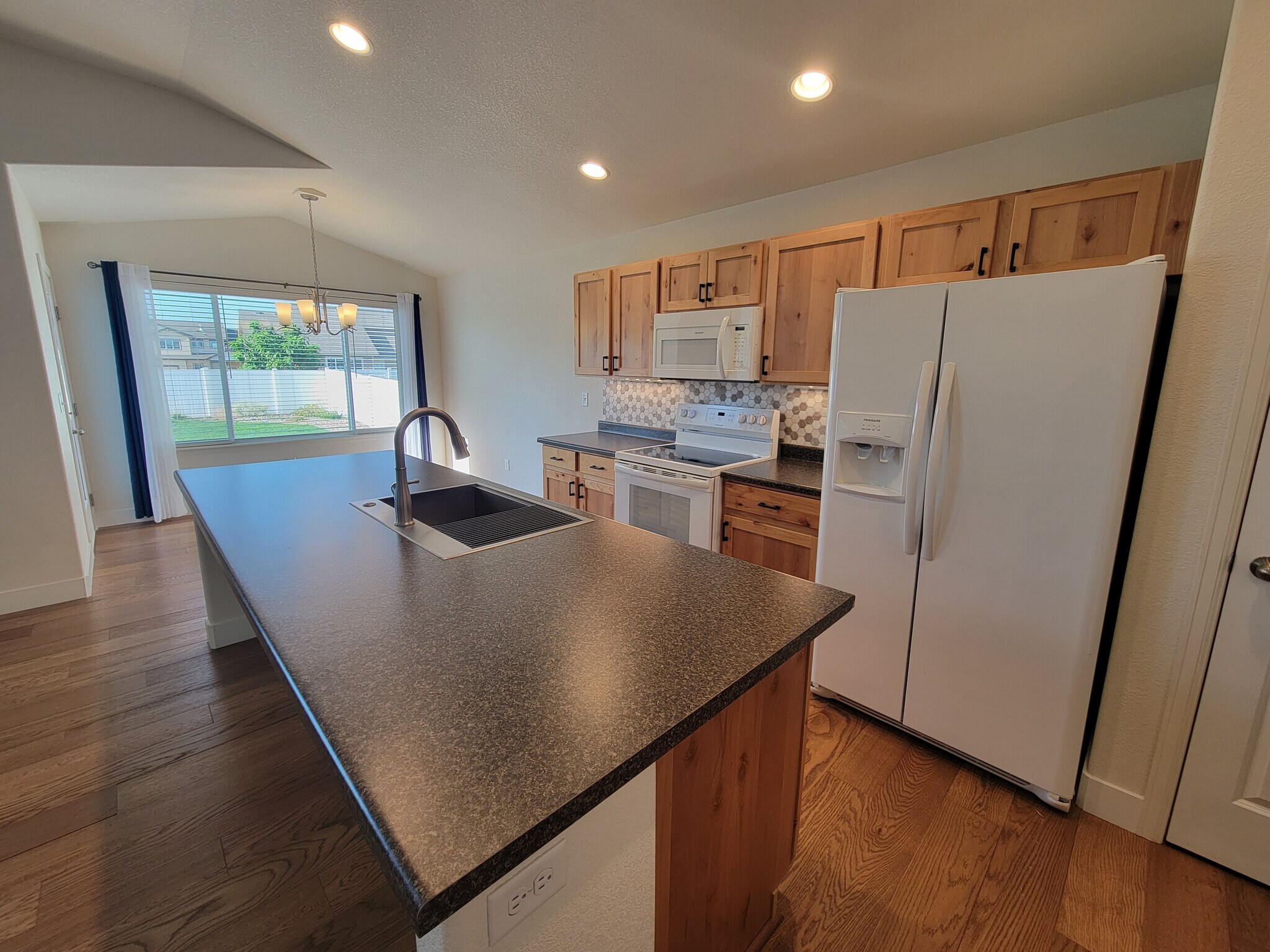 Building Photo - 1566 Driftline Dr