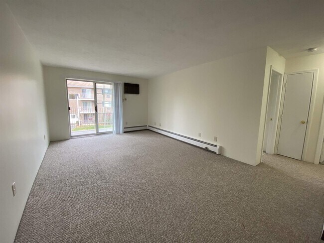 Building Photo - 379 Huse Rd