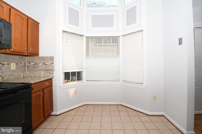 Building Photo - 601 N Tazewell St
