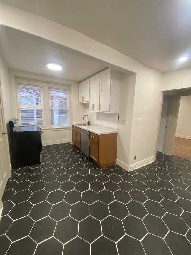 Building Photo - 4746 S Grand Blvd