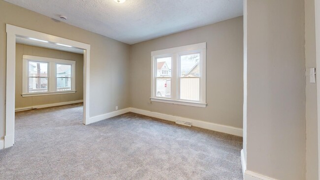 Building Photo - Stockyards Area - 2 Bedrooms - Single Fami...