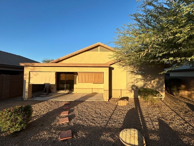 Building Photo - Beautifully Remodeled