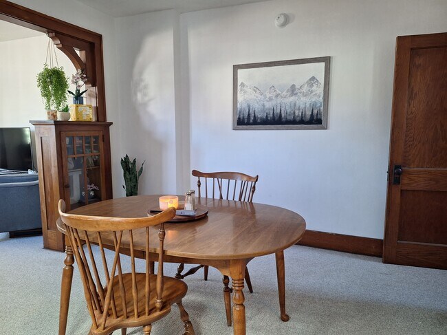 Building Photo - 622 N Broad St